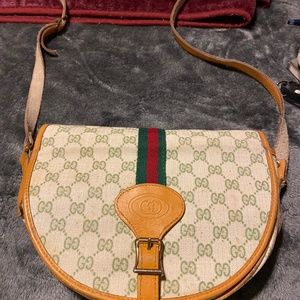 Gucci crossbody purse